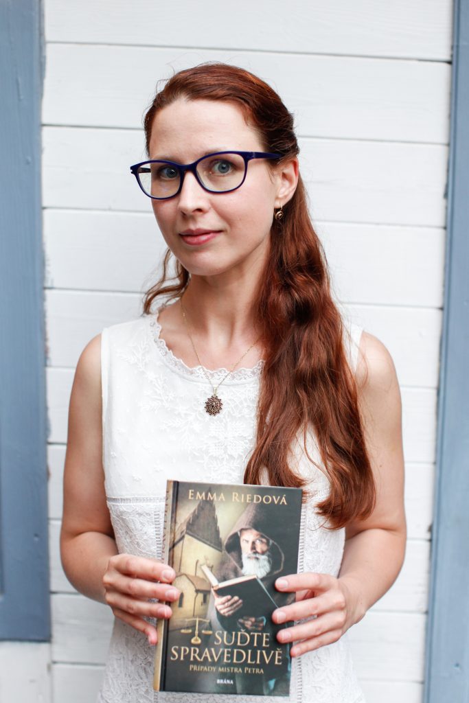 Emma Riedová, foto ze křtu knihy Suďte spravedlivě